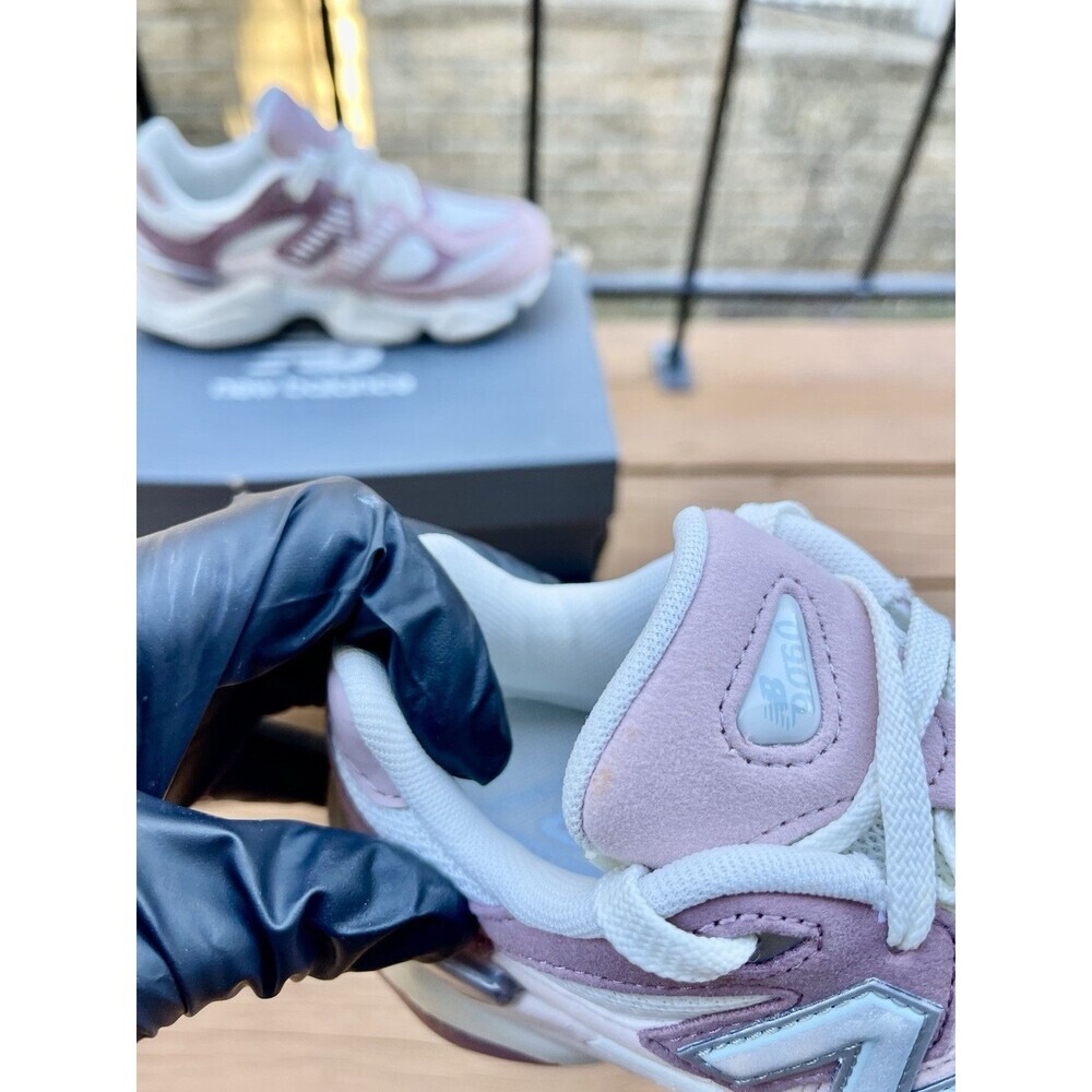 New Balance Girls Sneakers Size 1.5 Pink White 9060 - Picture 8 of 11